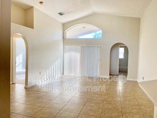 Foto del edificio - 623 Hardwood Cir