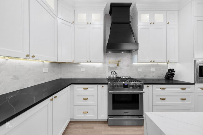 Photo - 355 W Superior St Townhome