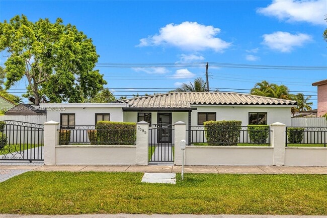 Building Photo - 7395 SW 39th St