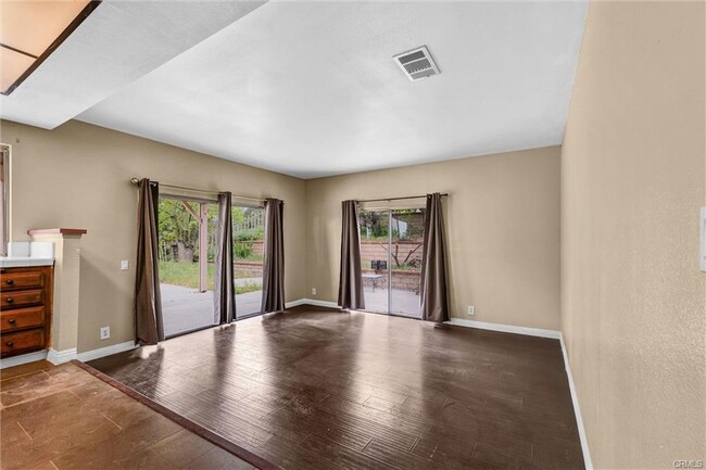 Building Photo - 845 N Juarez St