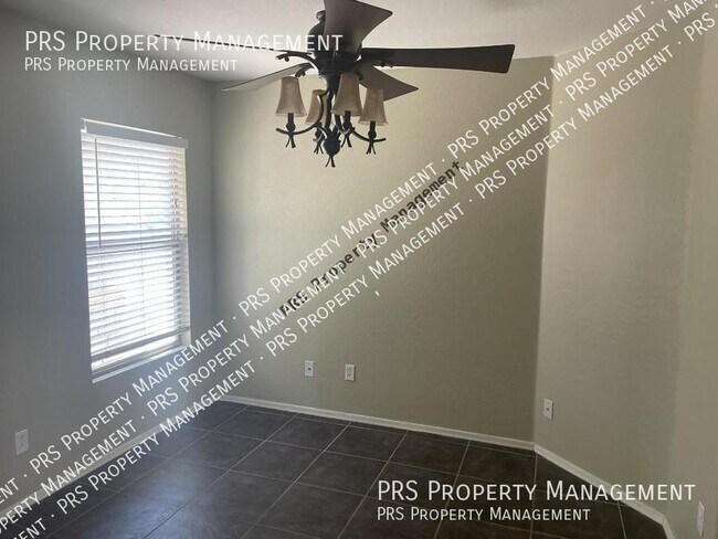 Foto del edificio - NOW AVAILABLE!!!