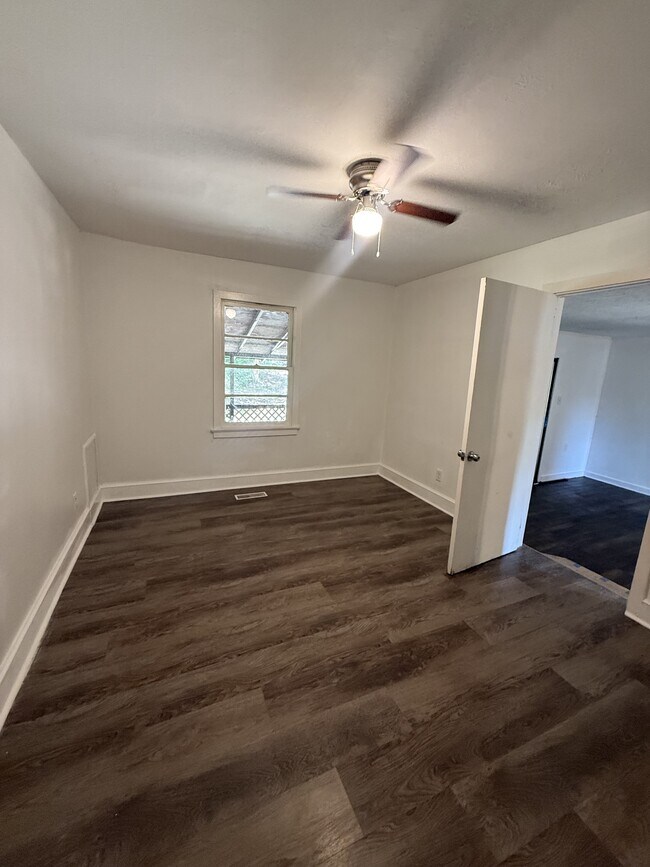 Foto del edificio - 1950 Stemley Bridge Rd