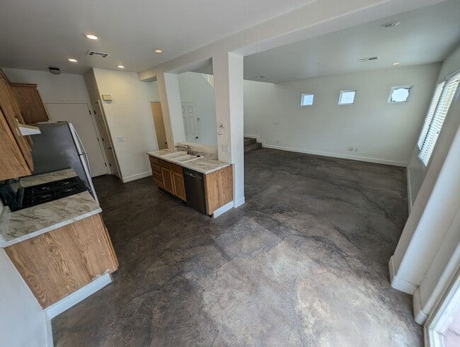 Foto del edificio - 9735 Clifford Walk Ave