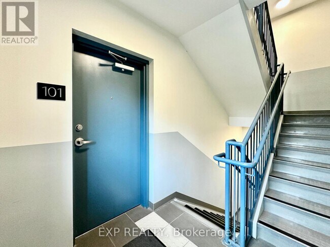 Building Photo - 33 Maple Grove Rd