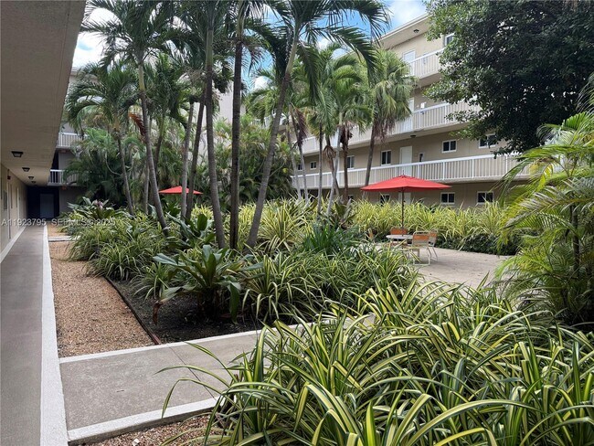 Foto del edificio - 7720 Camino Real