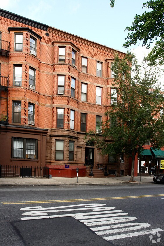 Primary Photo - 64 7th Ave