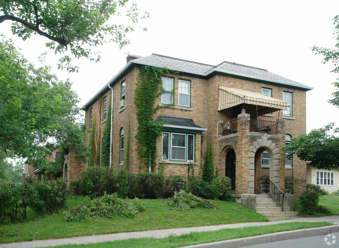Primary Photo - 112-132 Delaware Rd