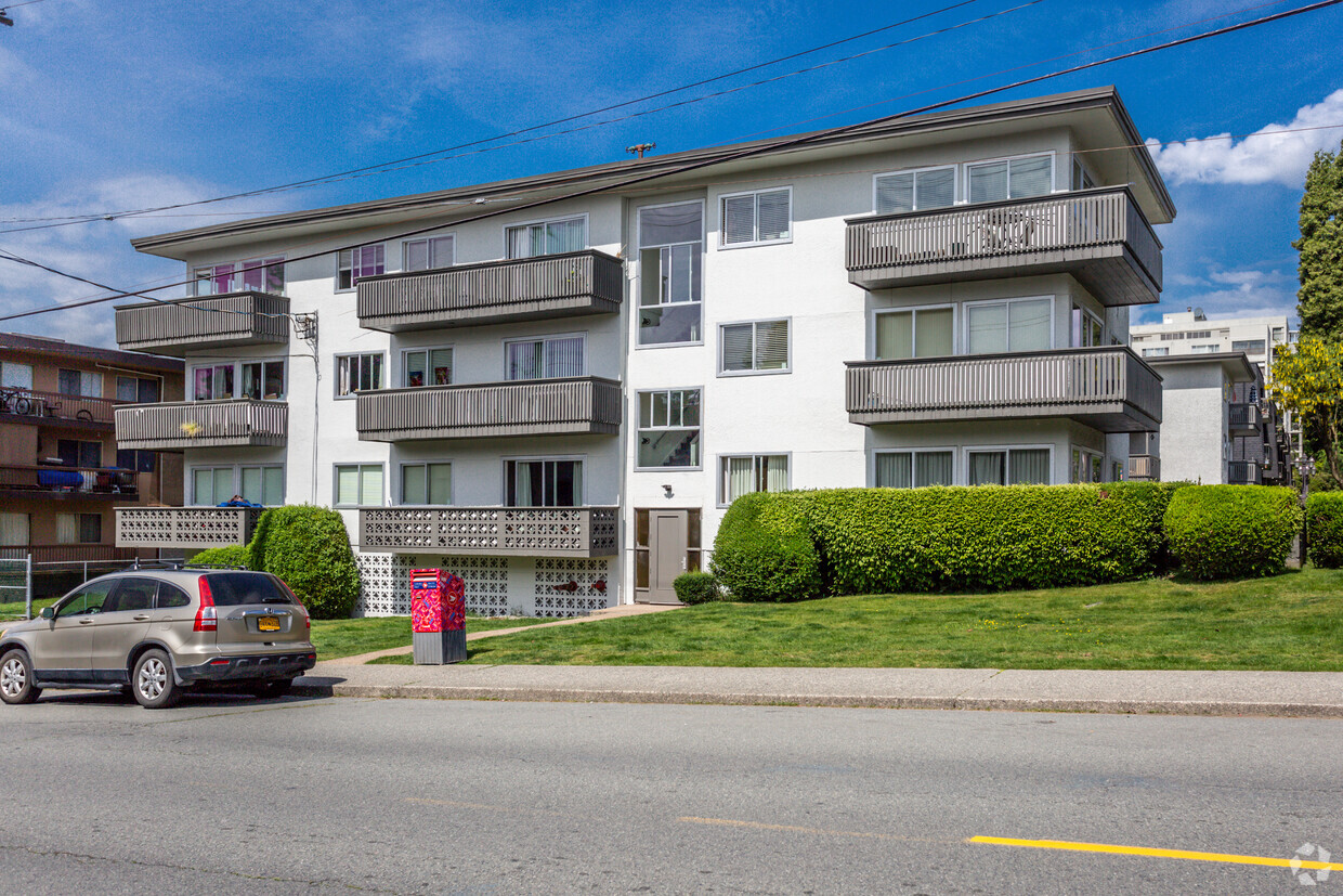 Primary Photo - Libby Manor Apartments
