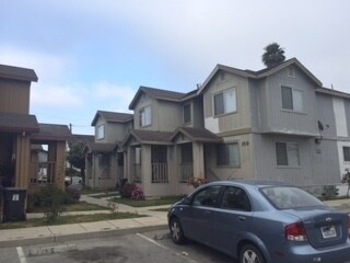 Foto principal - 152 E Riverside Dr