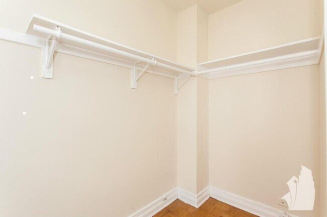 Foto del edificio - 0 bedroom in Chicago IL 60657