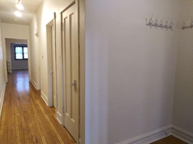 Foto del edificio - 2 bedroom in Chicago IL 60657