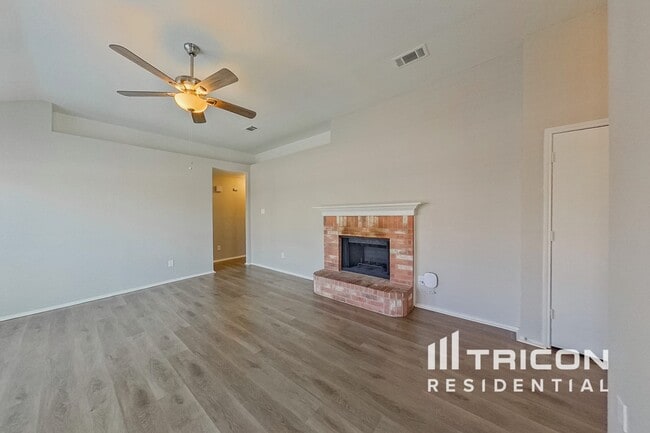 Building Photo - 1402 Misty Meadow Dr