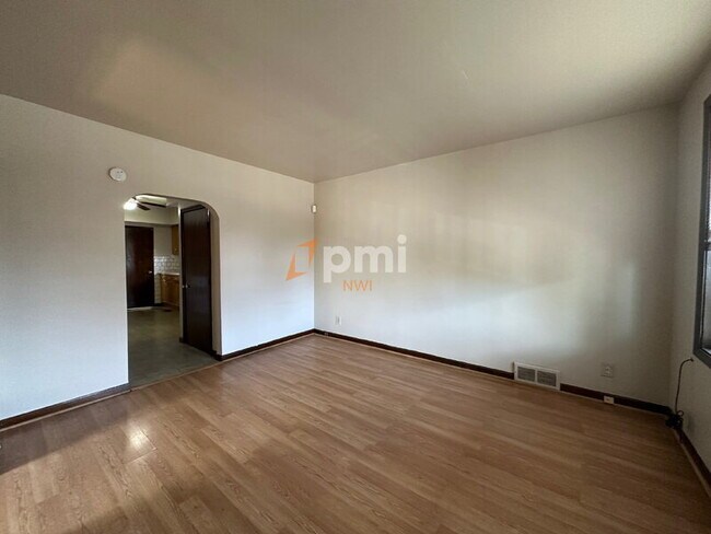 Foto del edificio - 1530 121st St
