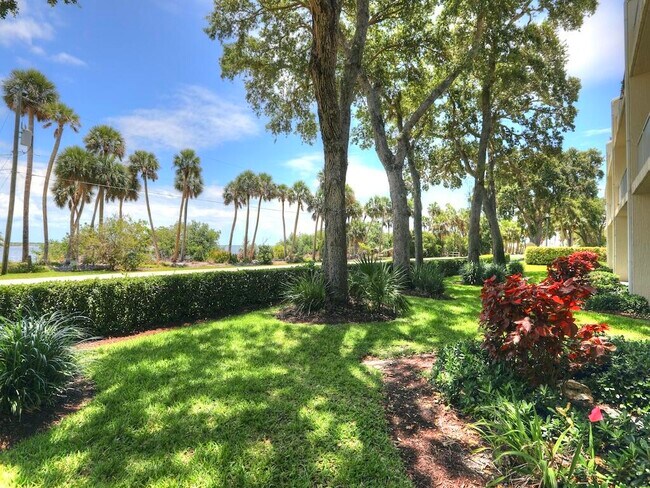 Foto del edificio - 13570 Westport Dr
