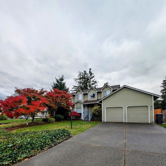 Building Photo - Luxury South Tacoma Home For Rent - Corner...