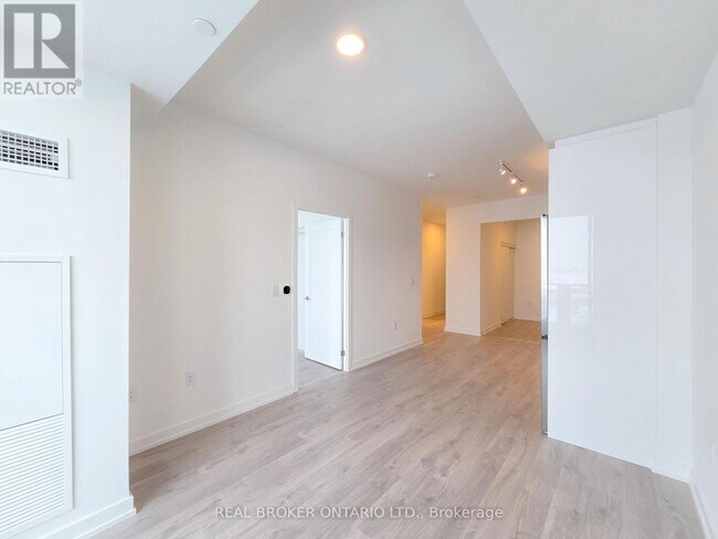 Photo du bâtiment - 9763 Markham Rd