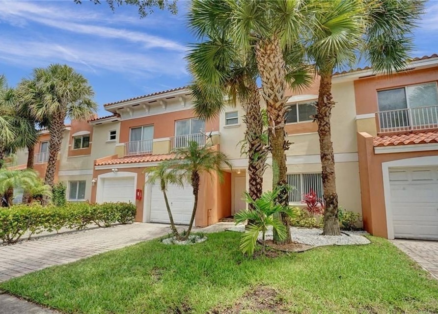 1320 NW 3rd St, Fort Lauderdale, FL 33311 Townhome Rentals in Fort