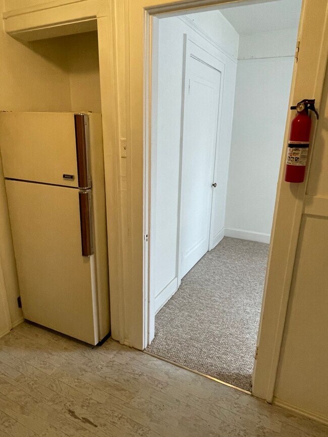 Foto del edificio - Live on Audubon Park! Top Floor Corner Unit!