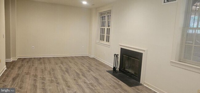 Foto del edificio - 133 Crofton Hill Ln