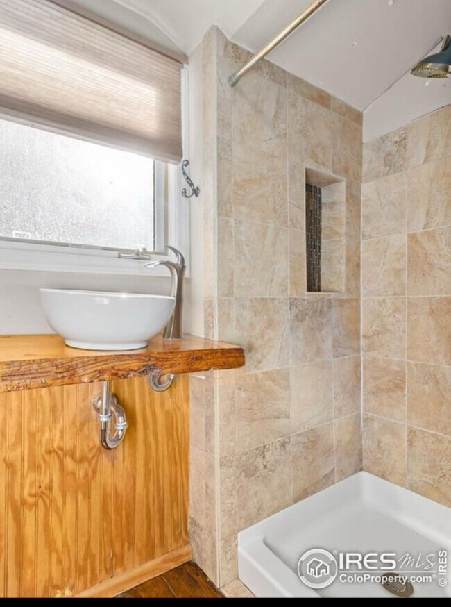 Building Photo - Charming Studio in Estes Park