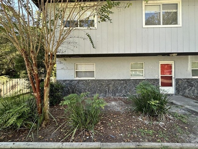 Building Photo - 2431 NW 4th Terrace