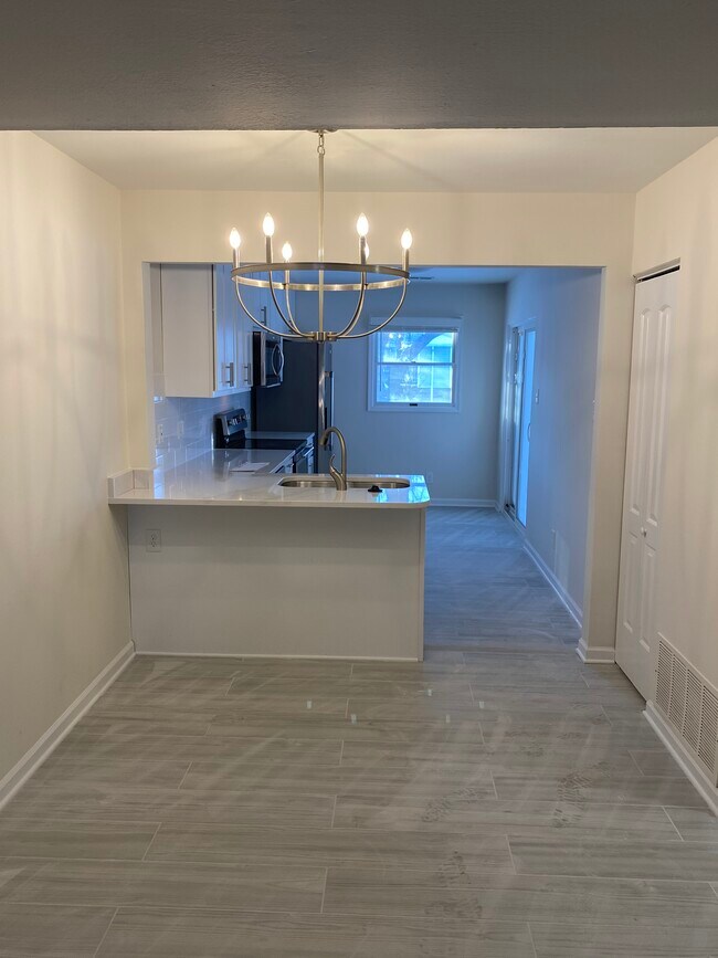 Building Photo - 1739 Canary Cove