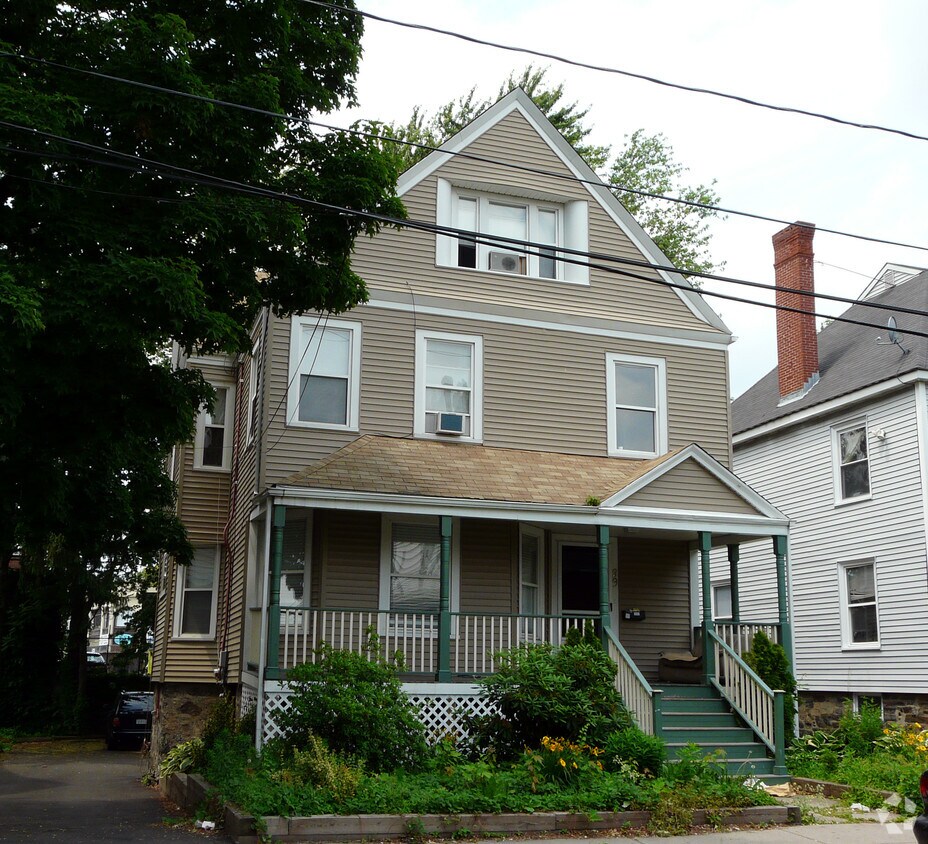 Building Photo - 89 Linden St