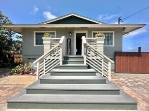 Building Photo - 2112 La Siesta Way