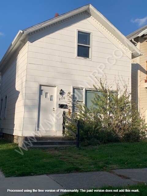 Foto principal - 210 W Butler St