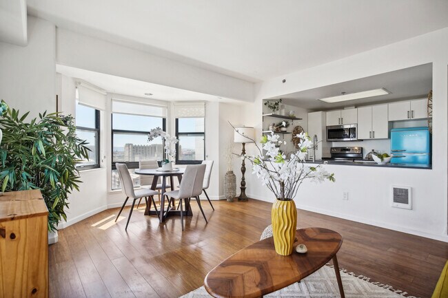 Dining Room - 988 Franklin St