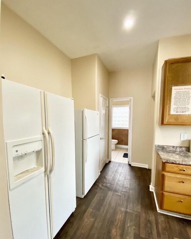 Foto del edificio - 836 Mitchell St SW
