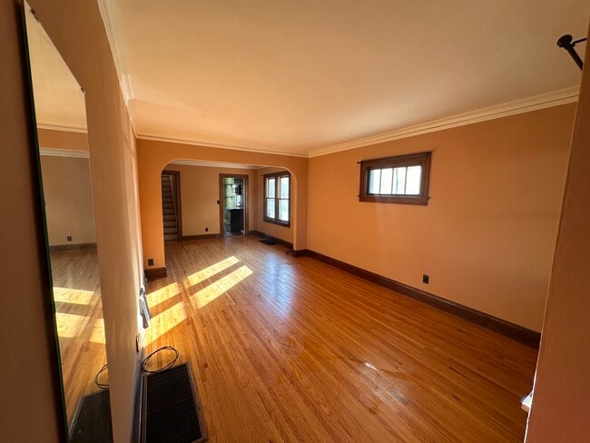 Foto del edificio - 718 Griggs St N