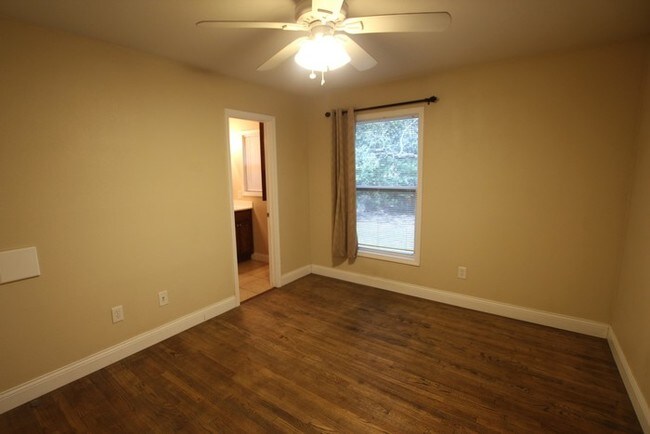 Foto del edificio - 3 Bedroom Home For Rent Near UT!