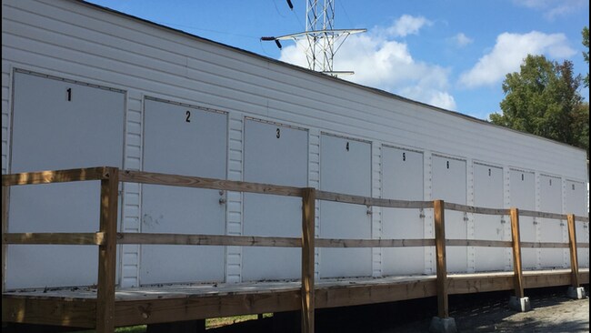 Building Photo - 200 Stewart Dr