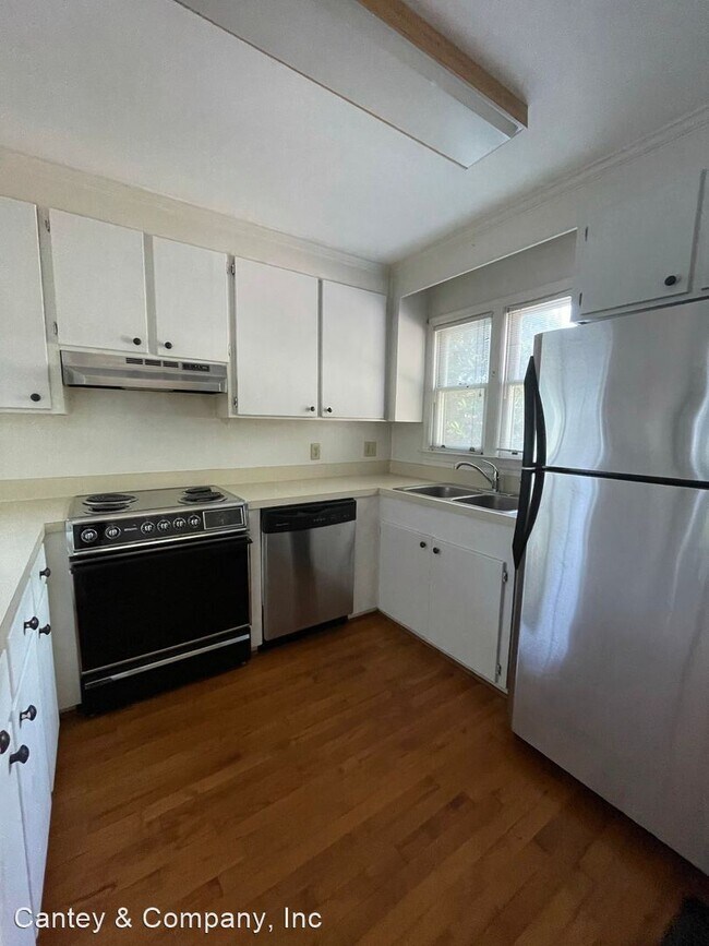 Building Photo - 2 br, 1.5 bath House - 920 Woodrow Street ...