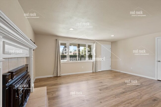 Building Photo - 2211 E 49th Ave