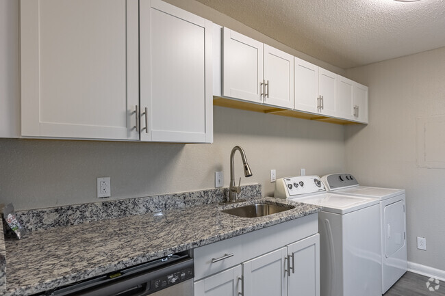 2BR, 1.5BA - 900SF - 33 Ninety Apartments