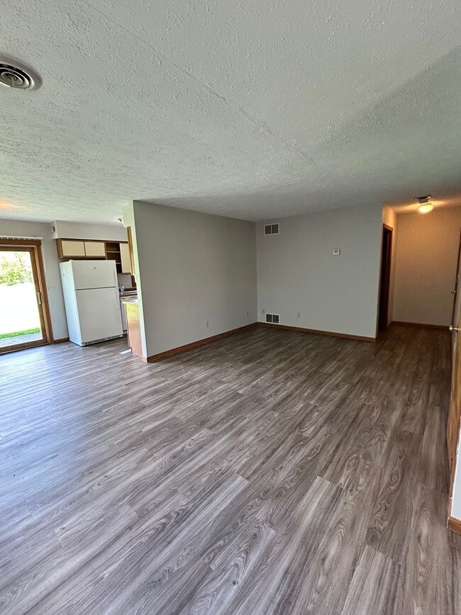 Building Photo - Three bedroom duplex