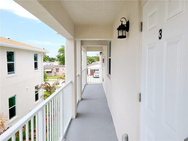 Foto del edificio - 2326 Taft St