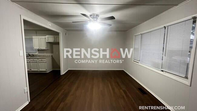 Foto del edificio - 451 Mineral Rd