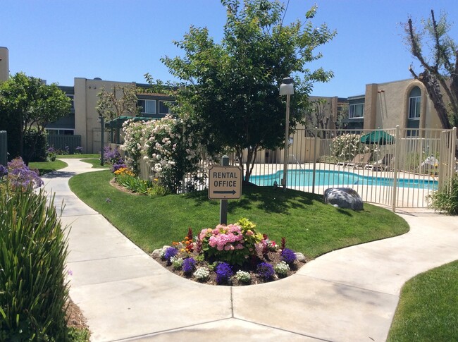 Interior Photo - La Palma Woods Apartments