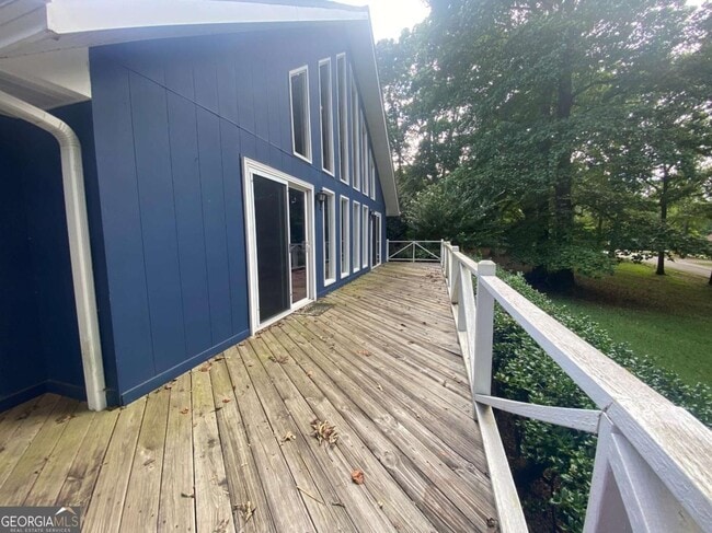 Building Photo - 522 Capri Dr