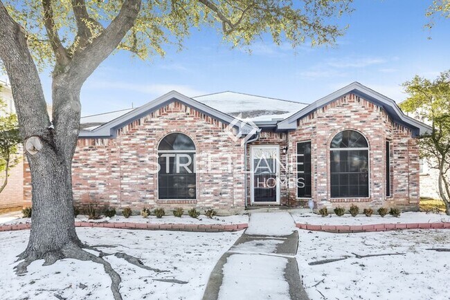 Building Photo - Now offering $1050 off first full month!