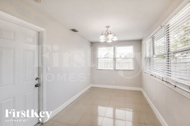Foto del edificio - 2550 NE 8th Ave