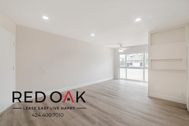 Foto del edificio - 7350 Hazeltine Ave