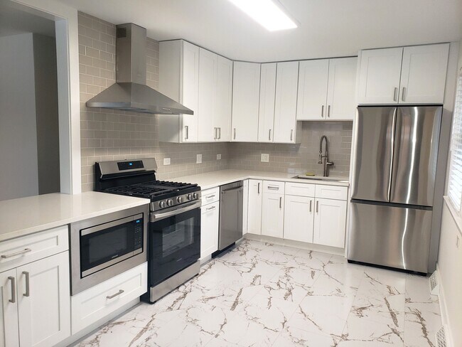 Foto del edificio - 8534 W Sunnyside Ave