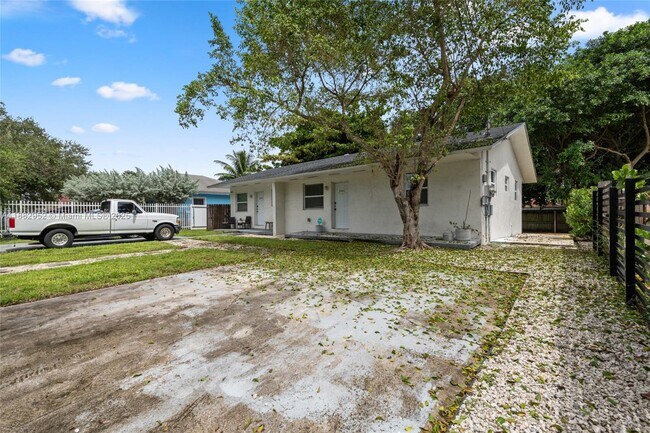 Foto del edificio - 7981 NW 12th Pl