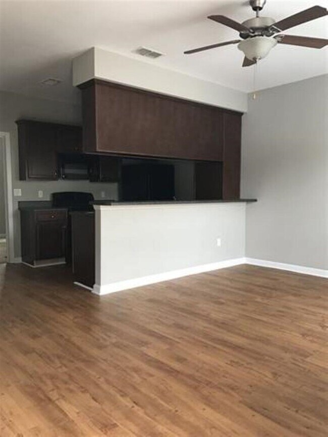 Foto del edificio - 1957 Bloomington Ave