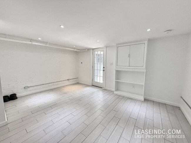 Foto del edificio - 627 Harvard St NW