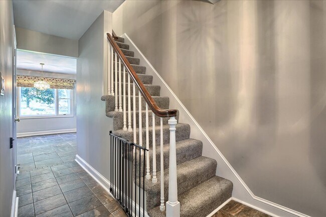 Foto del edificio - 3965 Brookridge Dr